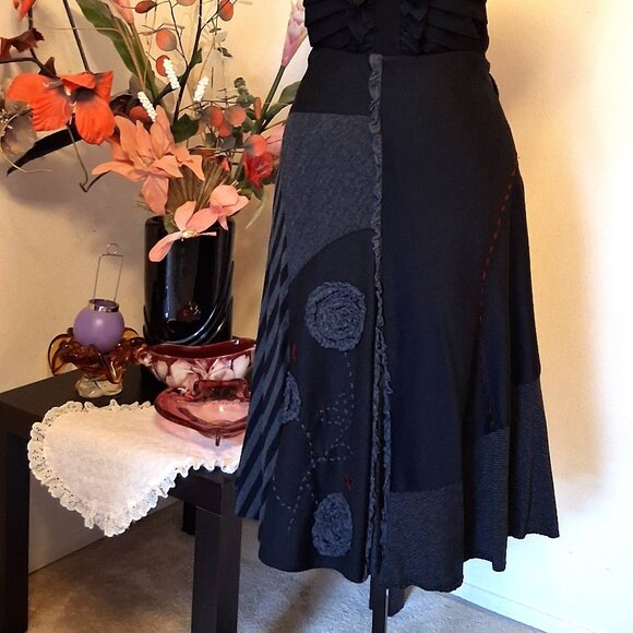 NWT Dolcezza Elegant Black Gray Lined Short Skirt Women's Fall Winter Skirts - Picture 1 of 12